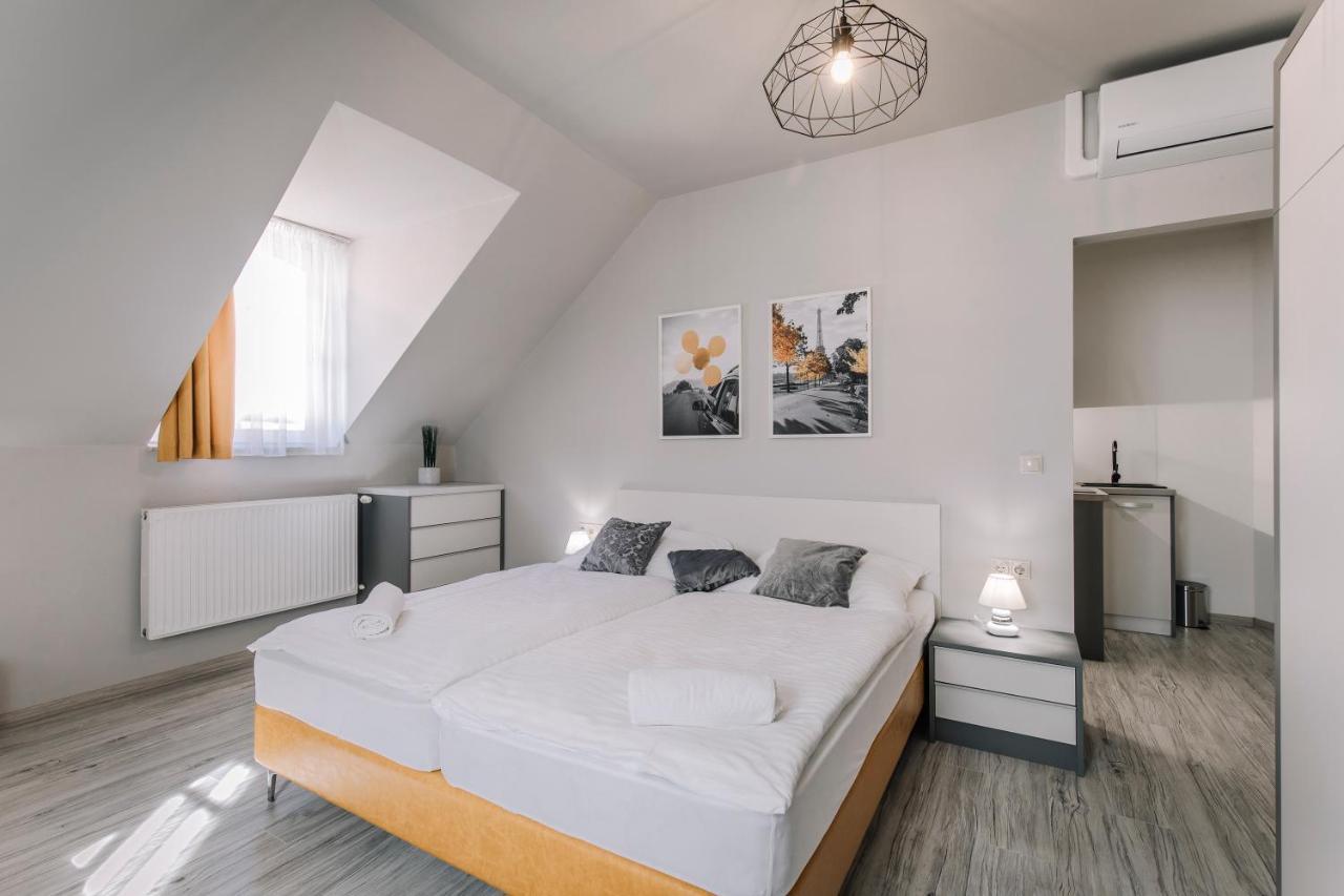 Soho Apartmanhaz ジュール エクステリア 写真