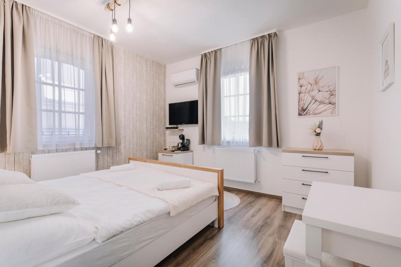 Soho Apartmanhaz ジュール エクステリア 写真