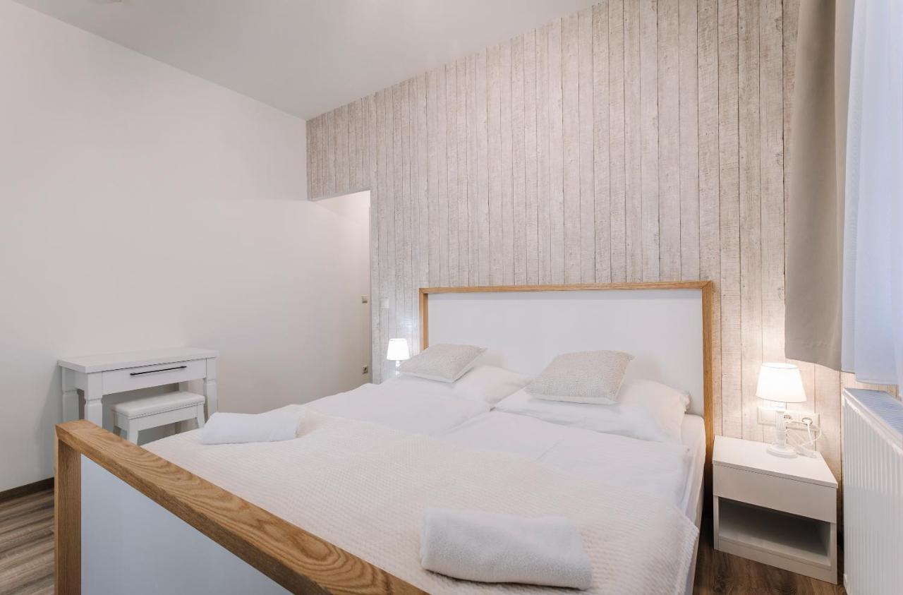 Soho Apartmanhaz ジュール エクステリア 写真